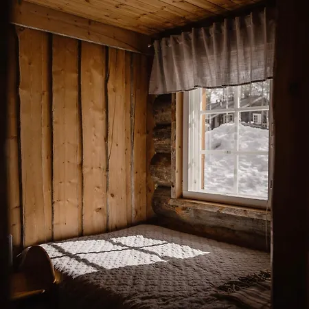 Oskari Log Cabin Шале Юллясярви