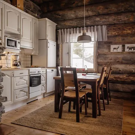 Oskari Log Cabin * Ylläsjärvi
