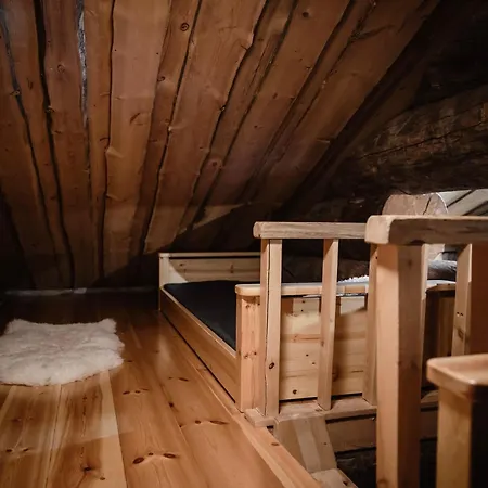 Oskari Log Cabin * Ylläsjärvi